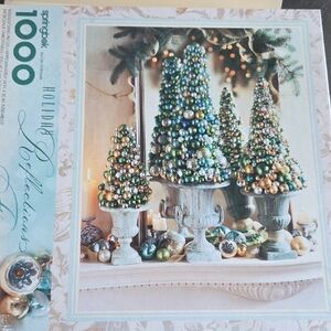 💖Hallmark Holiday Reflections Puzzle - Green and Gold